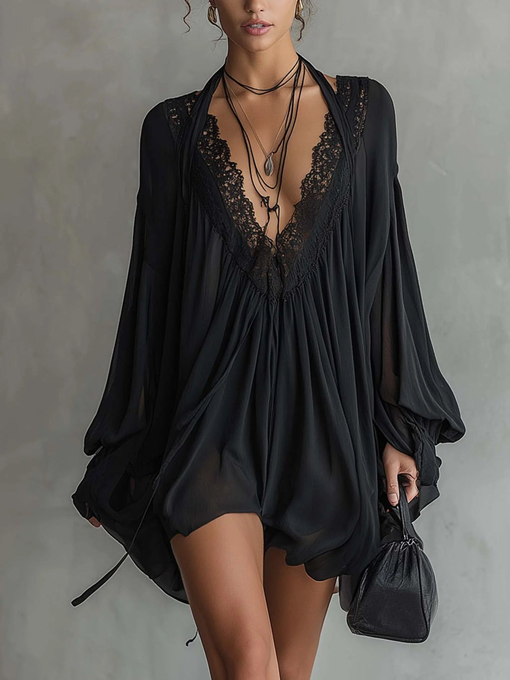 Cassandre | Mini Abito in Chiffon Nero, Collo in Pizzo
