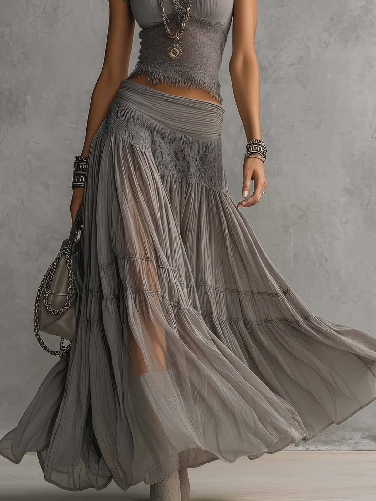 Christine™ | Completo top grigio con inserti in pizzo e gonna lunga plissettata