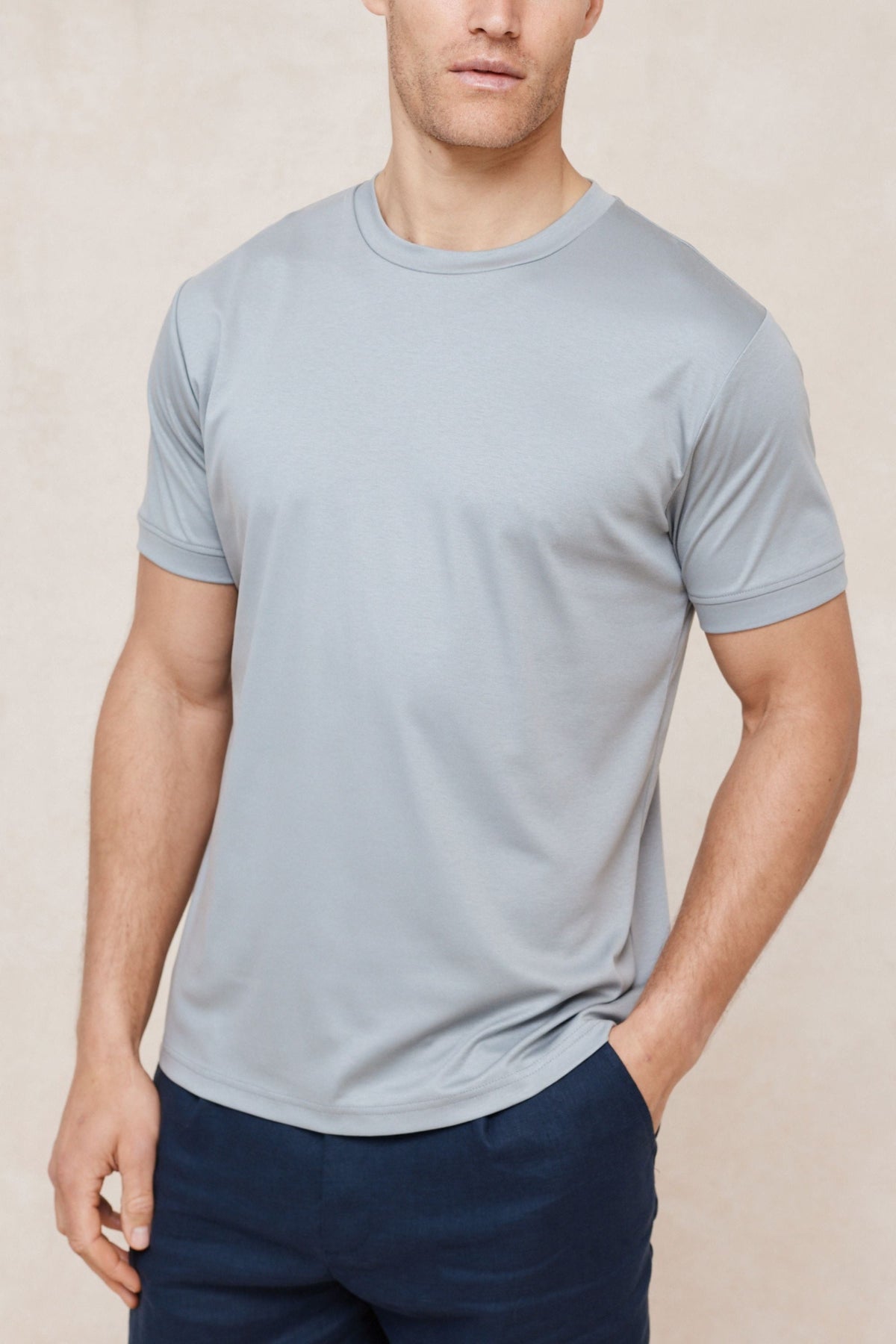 Adam | T-shirt di Lusso Centrate per Uomini