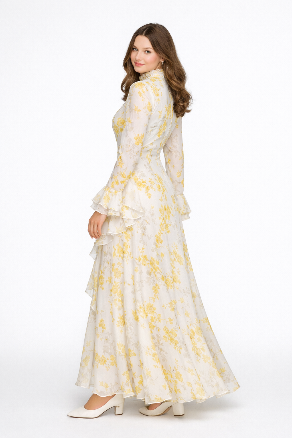 Elisabeth | Abito maxi asimmetrico in chiffon beige con colletto alto e stampa a olio