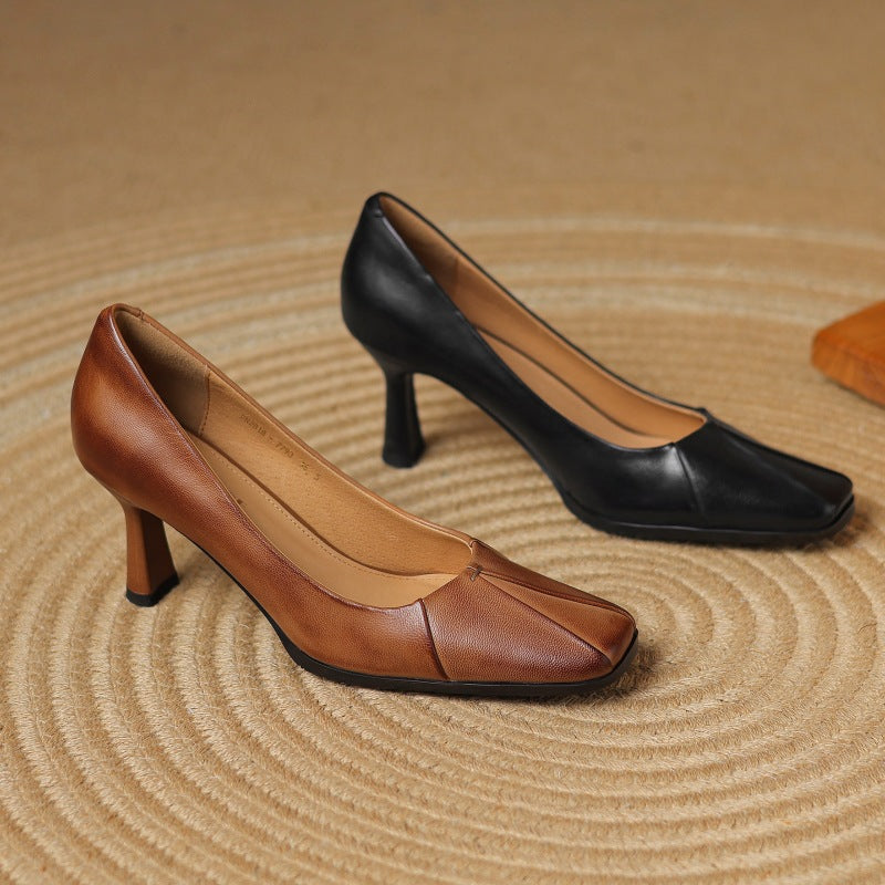 Pumps in pelle Marisol con punta quadrata