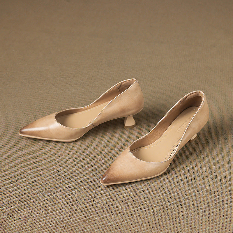 Calenne Kitten Heels in Pelle