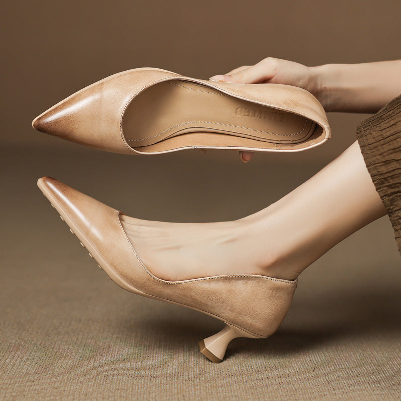 Calenne Kitten Heels in Pelle