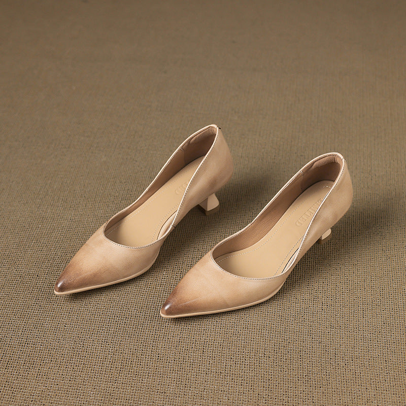 Calenne Kitten Heels in Pelle