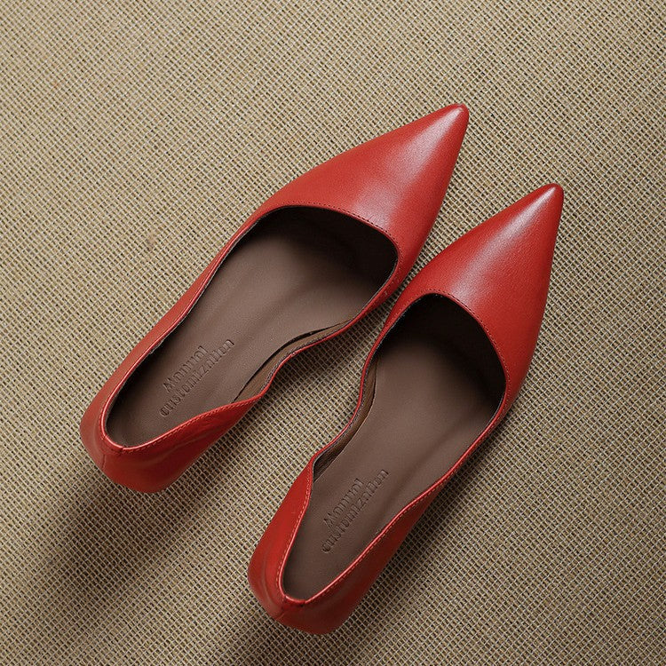 Orlisse Kitten Heel Pumps in Pelle