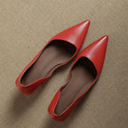 Orlisse Kitten Heel Pumps in Pelle