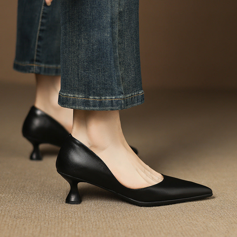 Calenne Kitten Heels in Pelle