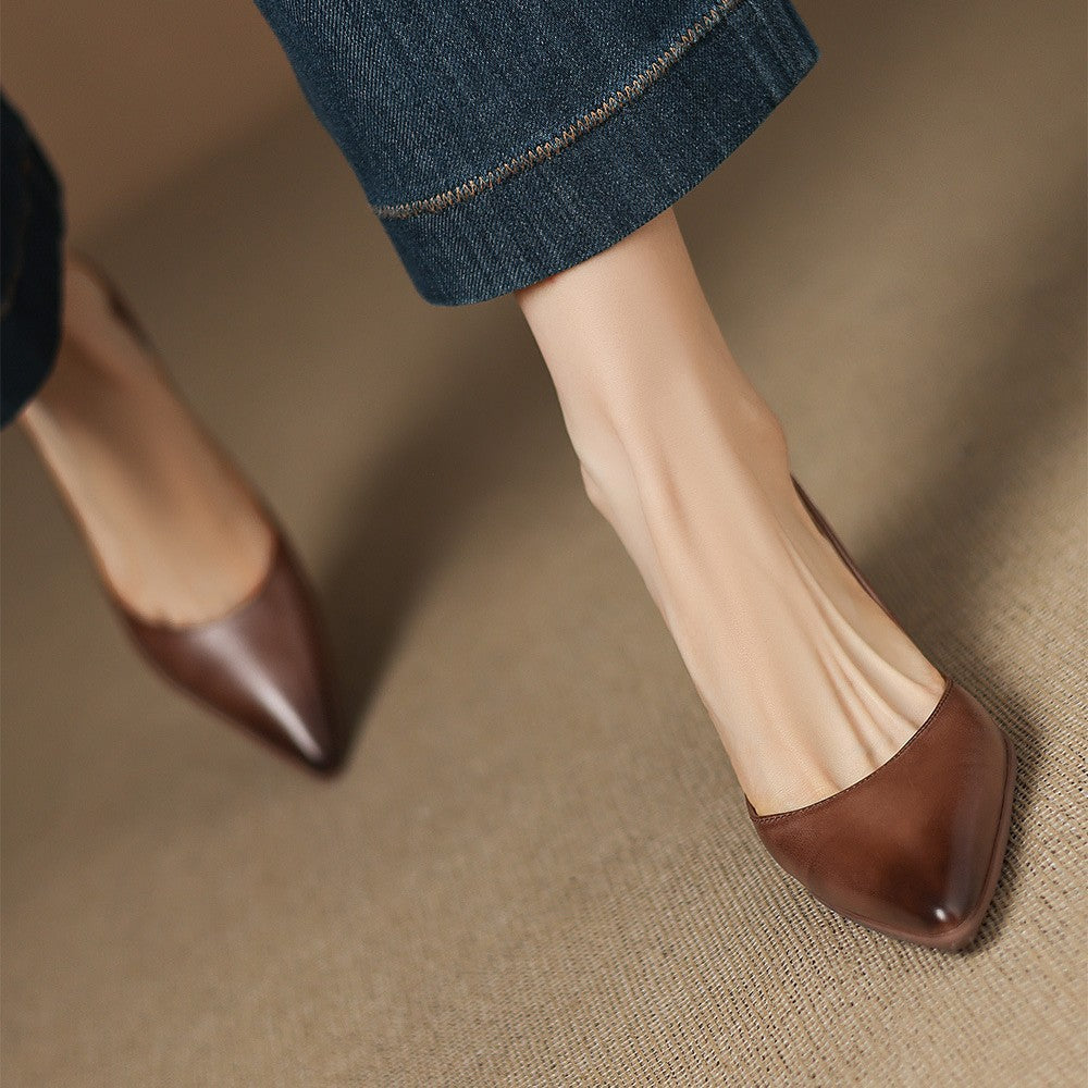Calenne Kitten Heels in Pelle