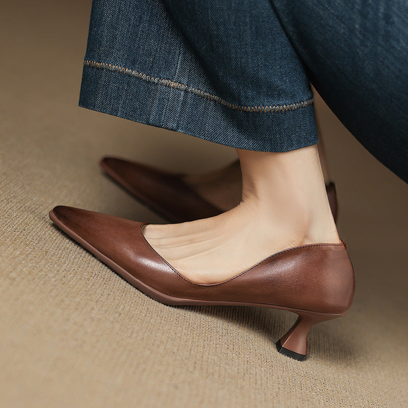 Calenne Kitten Heels in Pelle