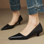 Orlisse Kitten Heel Pumps in Pelle