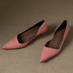 Orlisse Kitten Heel Pumps in Pelle