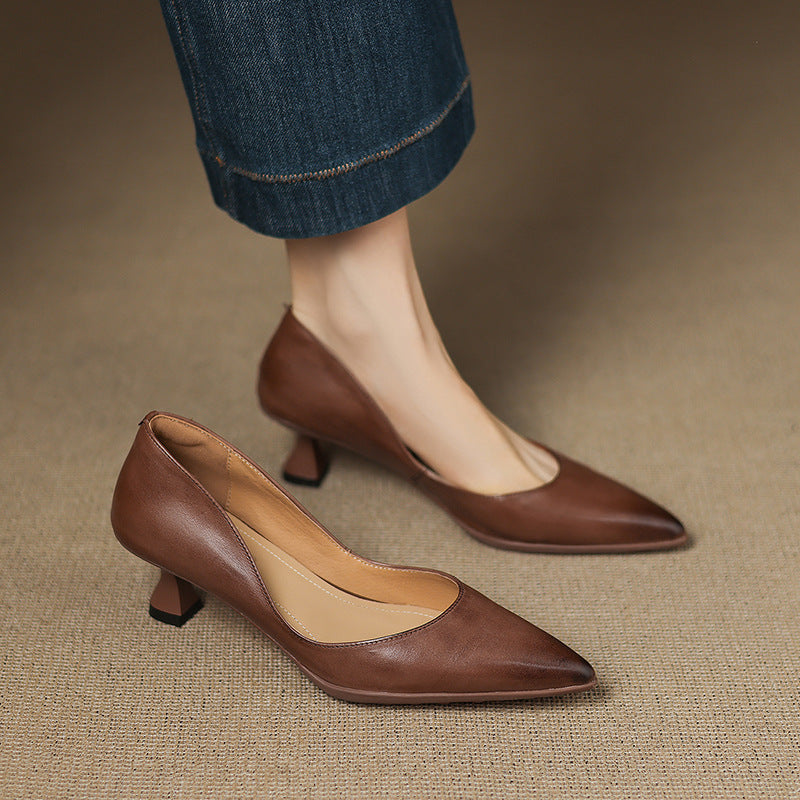 Calenne Kitten Heels in Pelle