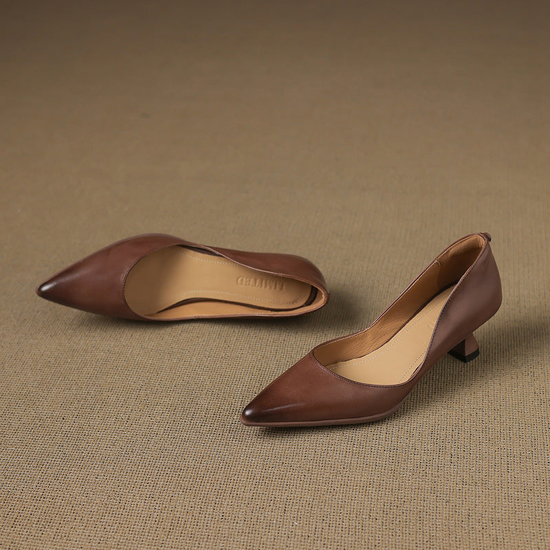 Calenne Kitten Heels in Pelle