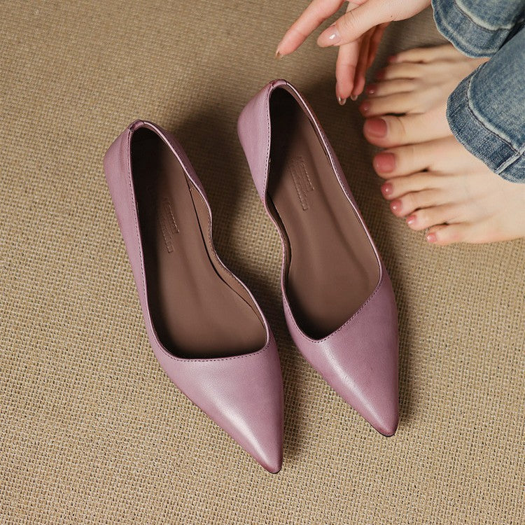 Orlisse Kitten Heel Pumps in Pelle