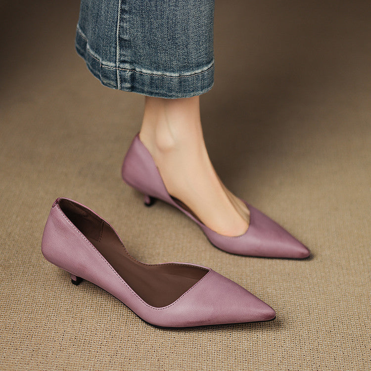 Orlisse Kitten Heel Pumps in Pelle