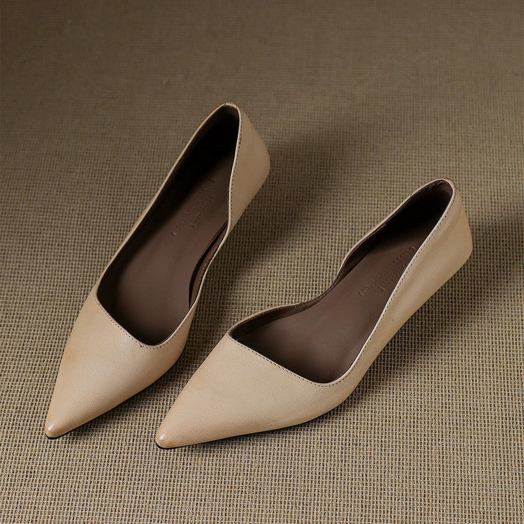 Orlisse Kitten Heel Pumps in Pelle