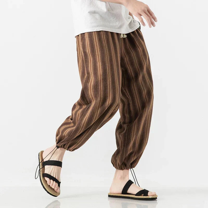 Pantaloni Delaney a gamba affusolata