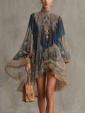 Agathe | Abito corto asimmetrico in chiffon blu navy con colletto alto e stampa barocca