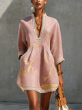 Ninon | Abito Mini in Pizzo A Crochet Rosa con Motivi Dorati e Scollo a V
