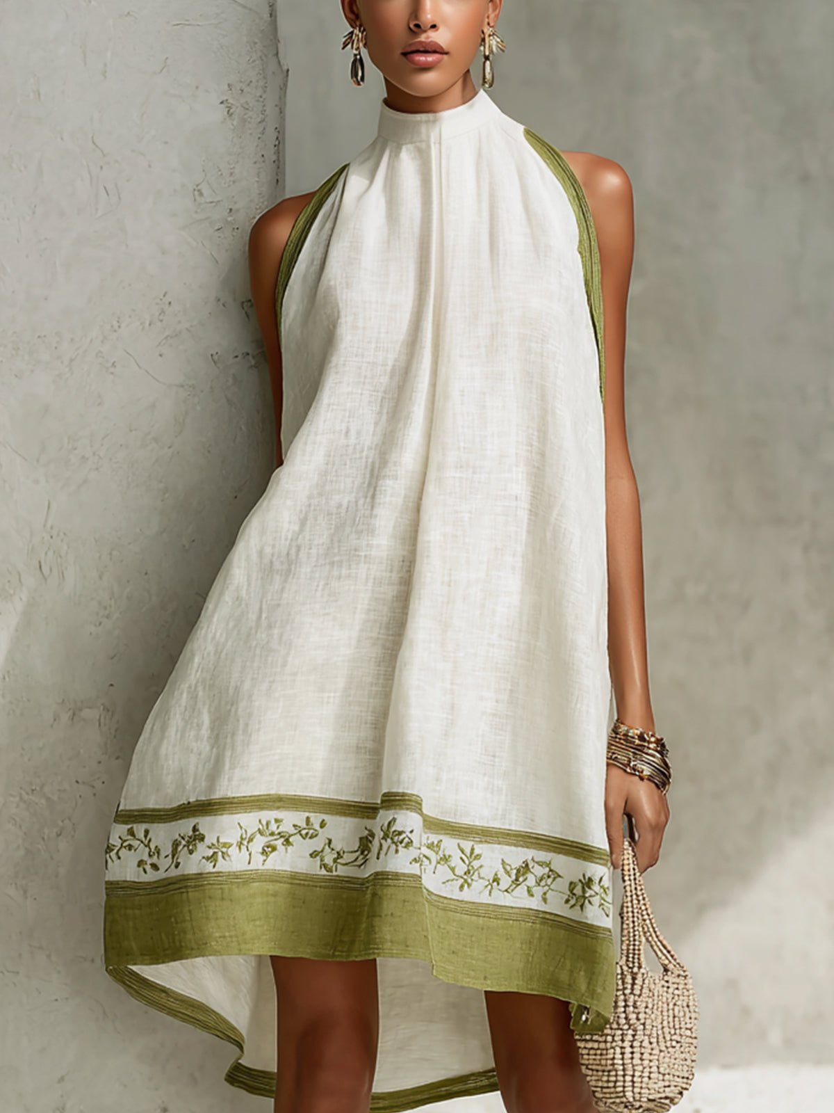 Agathe | Abito Mini A Trapezio Senza Maniche Bianco e Verde Oliva a Fiori