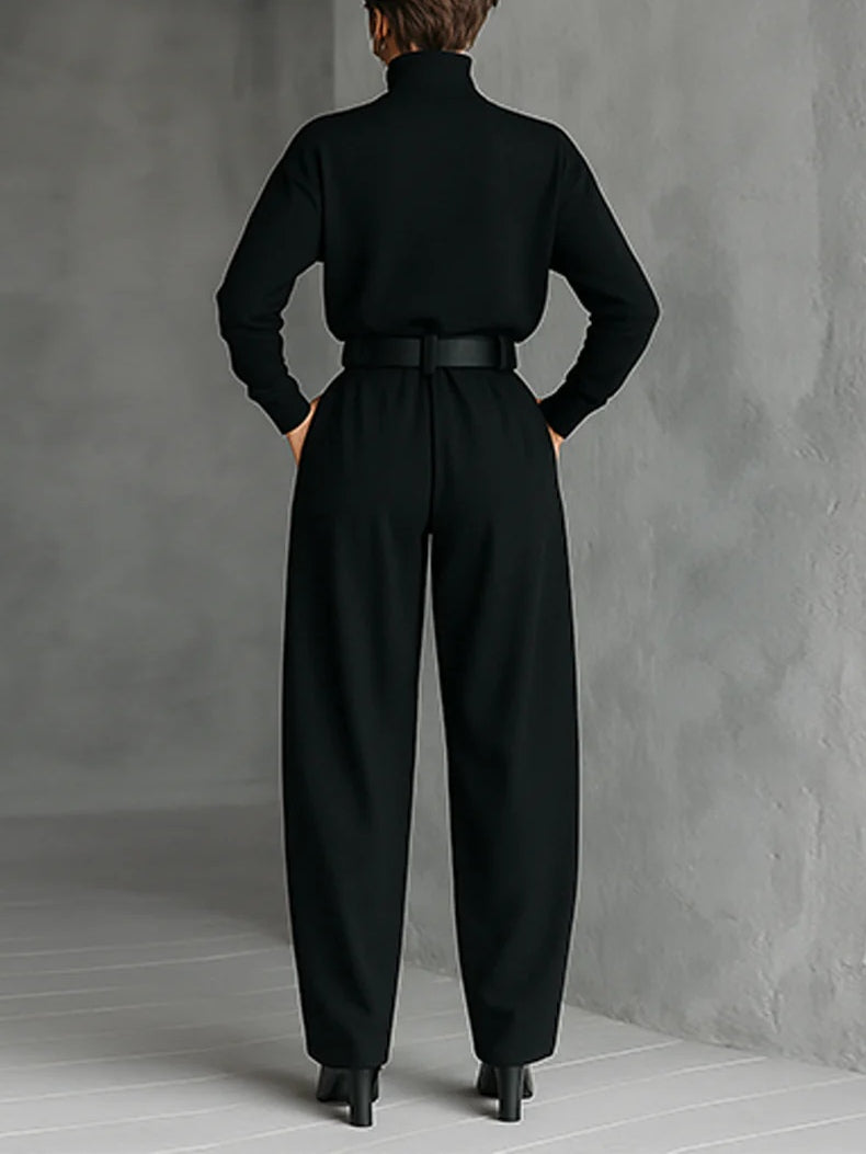 Noëlla | Completo con Collo Alto Nero e Pantalone Dritto