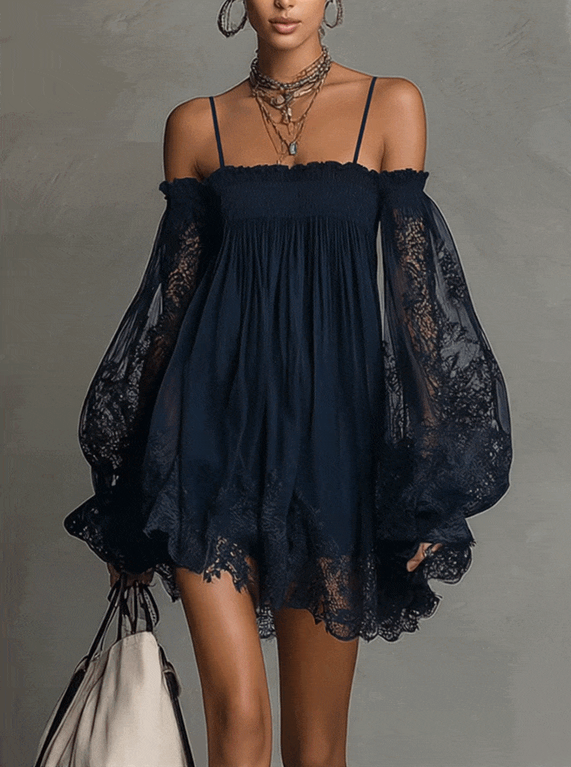 Noémie | Abito corto in mussola blu navy con spalle scoperte e finiture in pizzo