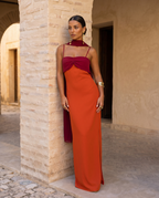 Aline | Abito arancione con scollatura rossa