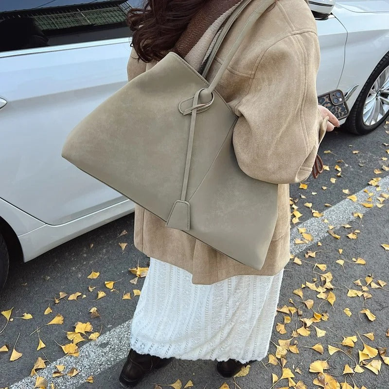 Kyadeeih | Borsa elegante